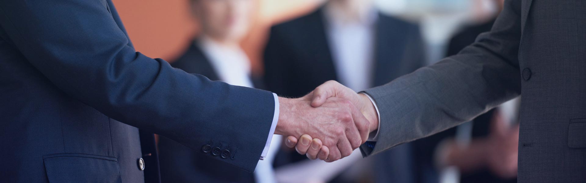 Биз менен байланышыңыз